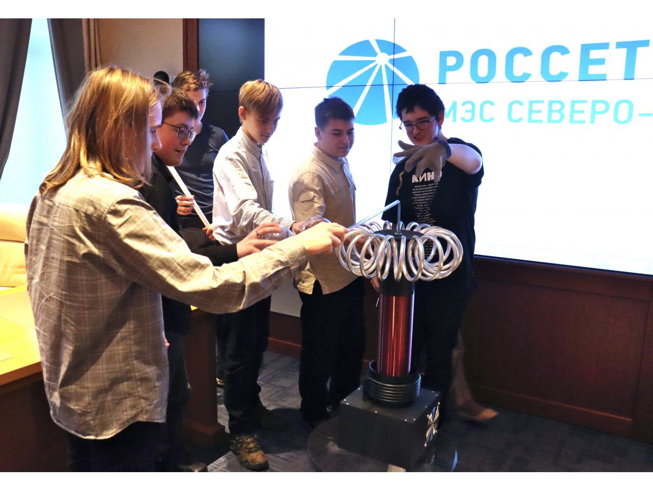 В северо-западном филиале ПАО «Россети» состоялся первый выпуск энергокружка