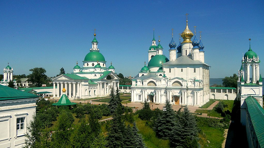 В Ростове Великом сохраняют памятник узорочной архитектуры и фрески VII века