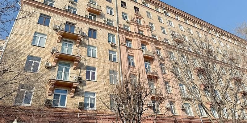 Пять домов, возведенных по проектам архитектора Ефима Вулыха, отремонтируют в Москве