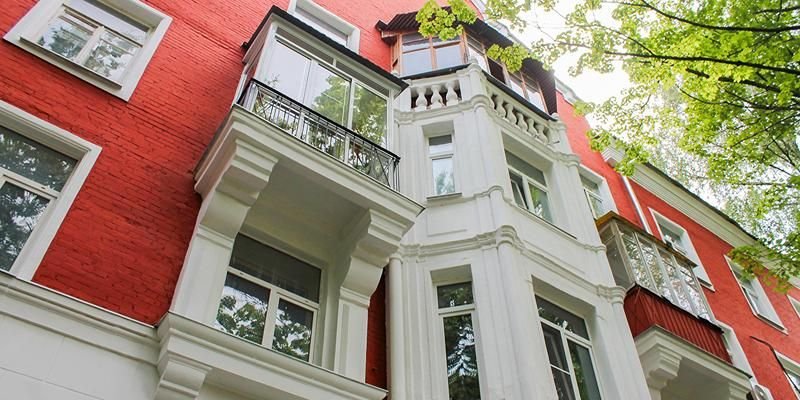 На западе столицы отремонтировали более 80 домов в стиле неоклассики