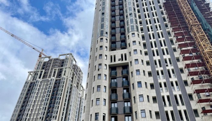 Готова кровля въездной рампы в проблемном ЖК «Академ Палас»