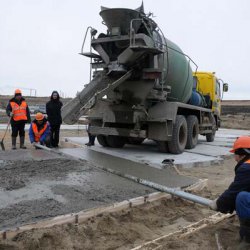 На Красногорском гидроузле ведется сооружение подводных конструкций водосливной плотины