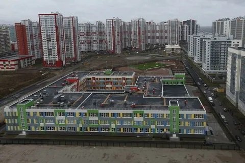 В Петербурге снесут пятнадцать советских школ для строительства новых