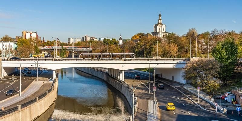 Костомаровский мост отремонтировали в центре столицы