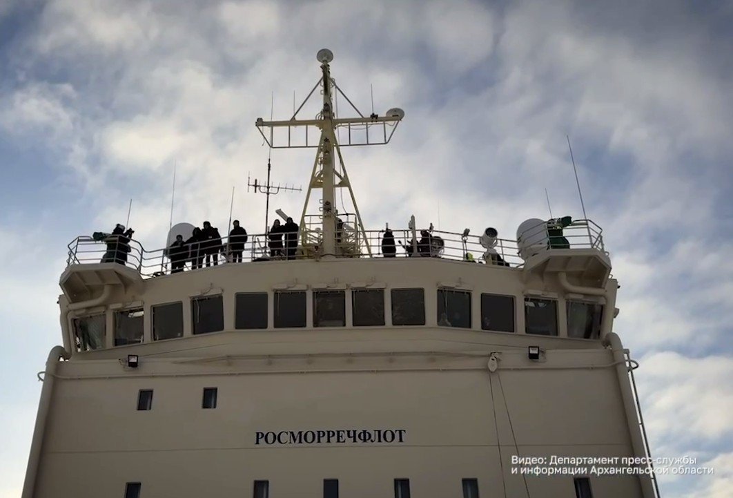 Познакомили зарубежных послов с работой транспортного комплекса Крайнего Севера