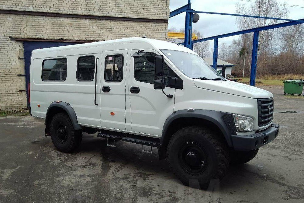 ГАЗ представил уникальный автобус-вездеход на базе Садко Next