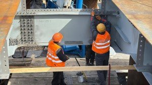 Средняя часть путепровода по улице Марата в Кемерово смонтирована