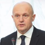Глава администрации Челябинска Сергей Давыдов заявил, что «деревенских дорог» в городе не будет
